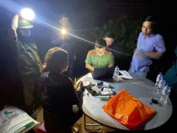 Quảng Ngãi: Bắt giữ đối tượng vận chuyển, tàng trữ trái phép hơn 1 tấn thuốc nổ và hàng ngàn kíp nổ.
