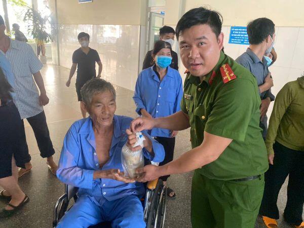 Nồi cháo yêu thương - Ấm lòng người bệnh