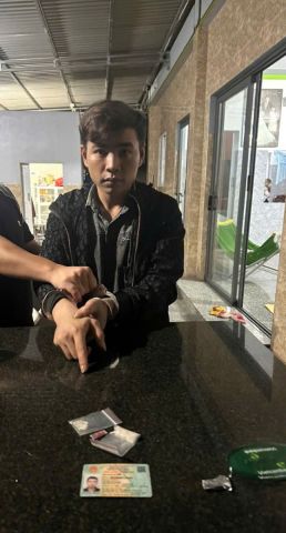 Đối tượng Võ Đình Khoa và tang vật